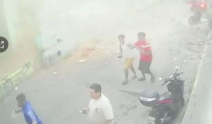 Önce 7.2 ardından 7.5 büyüklüğünde deprem! Felaket anları kamerada