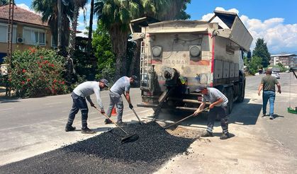 Finike'de yol bakım çalışmaları sürüyor, bordürler yenileniyor!