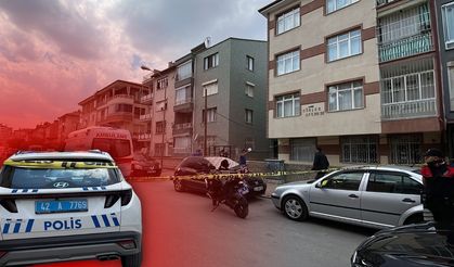 Üvey annesi ve kız kardeşinin boğazını kesti!