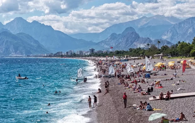 Antalya'da dalgası en az sahiller