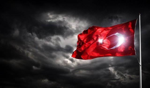 Türk bayrağına yönelik saldırıya TBMM’den ortak tepki!