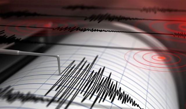 Akdeniz'de korkutan deprem: Antalya Kaş sallandı