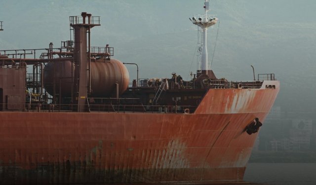 Hürmüz Boğaz'ı kapıları açtı: Petrol sert düştü!