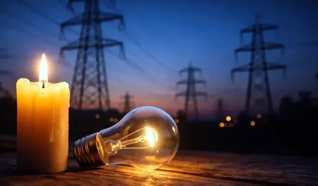 İzmir'in bu mahallelerinde yaşayanlara duyuruldu! Yarın elektrikler saatlerce olmayacak