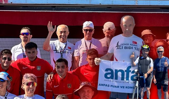 Antalyalı “Demir Adam” Ayvalık Triatlonu’nda ikinci oldu!