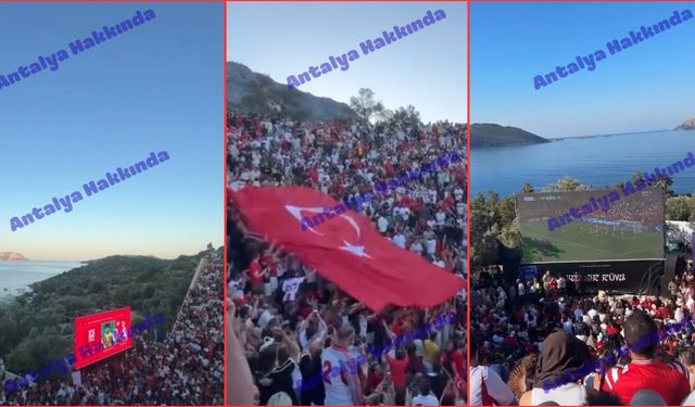 Antalya'da milli maç heyecanı antik tiyatroda yaşandı!