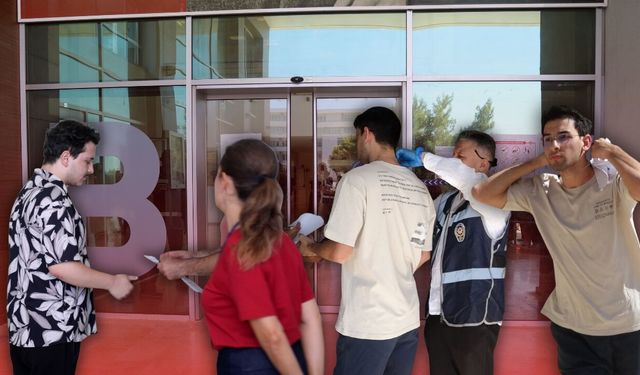 Antalya'da sınava son anda yetişenlere alkışlı destek!