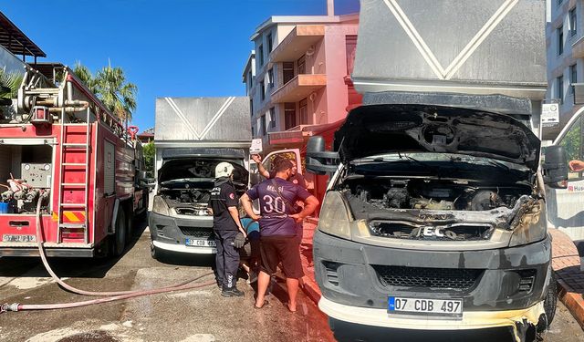 Antalya'da nakliye kamyonunda korkutan yangın!