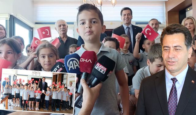 Antalya'da harçlıklarını biriktirip TSKGV'ye bağışladılar