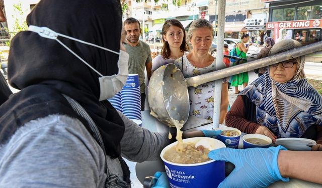 Antalya Büyükşehir Belediyesinden 19 ilçede dev aşure organizasyonu