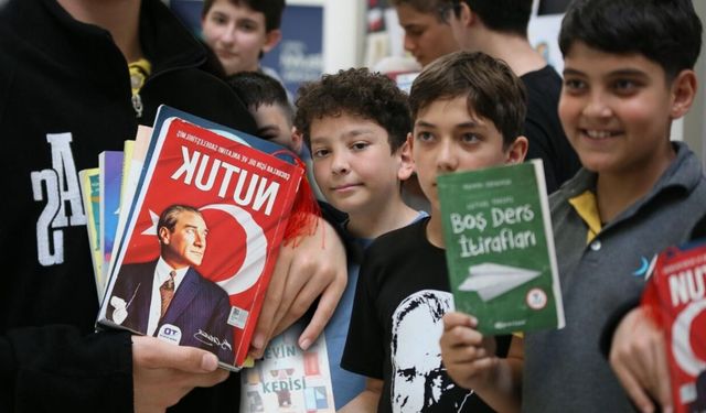 Kepez'de eğitimde dayanışma köprüsü: Kitap Kumbaraları kuruldu