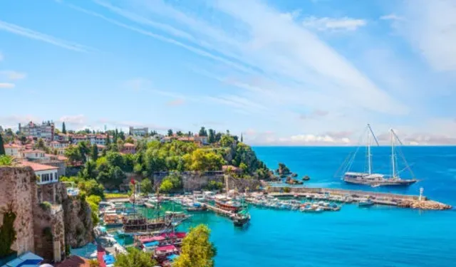 Antalya Haftaya Sıcak Başlayacak: Termometreler 36 Dereceyi Gösterecek!