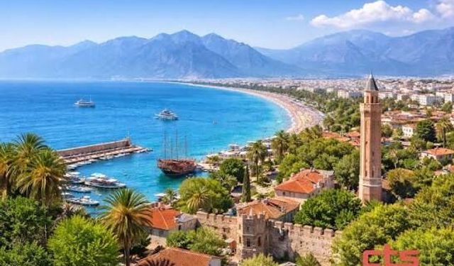Antalya’da 7 Temmuz Hava Durumu: Sıcaklık 35 Dereceye Ulaşıyor, Güneşli Hava Etkisini Sürdürüyor
