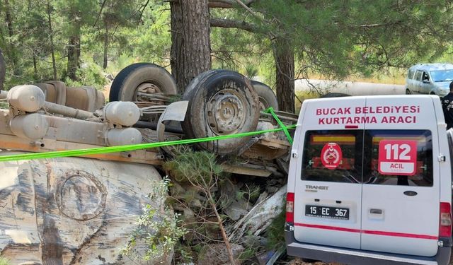 Burdur'da beton mikseri devrildi 2 kişi yaralandı!