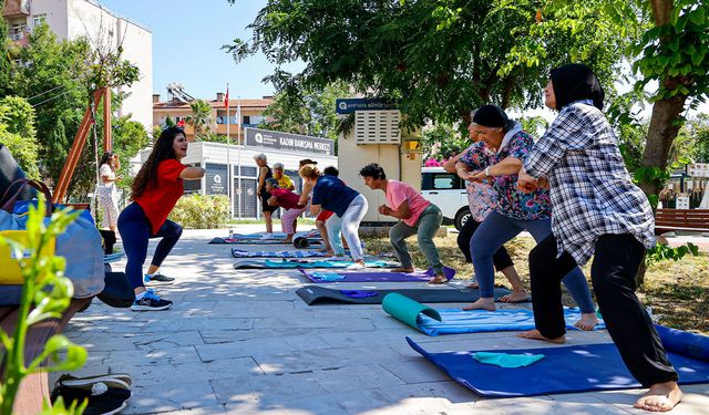 Antalya'da kadınlar sabah sporunda buluşuyor