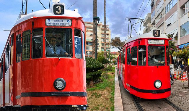 Antalya'da Nostalji Tramvayı'nın kaldırılmasına tepki!
