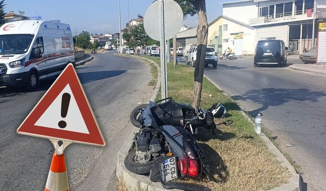 Antalya'da otomobille motosikletin çarpıştığı kazada 1 kişi yaralandı!