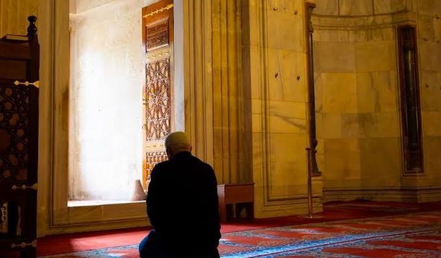 Antalya’da 7 Ağustos Namaz Vakitleri Belli Oldu: Cuma Günü Ezan Saatleri Açıklandı