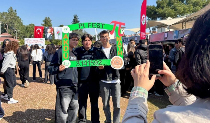 Antalya'da ''Pi Günü'' şenliği düzenlendi