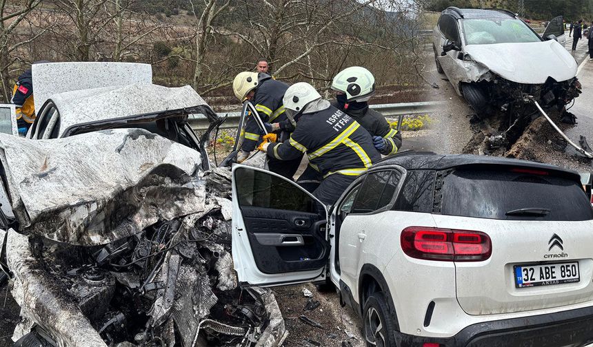 Antalya yolunda katliam gibi kaza: 2 ölü, 4 yaralı