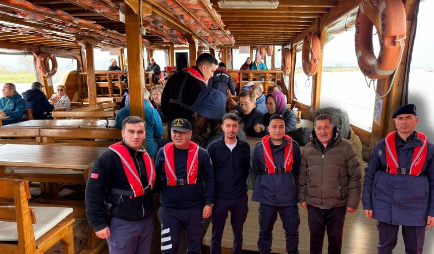 Antalya'da jandarma asayiş botu deniz ve ırmaklarda görevde!