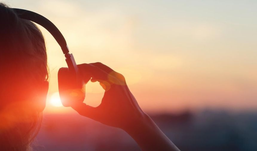 Antalya'da açık ara en çok dinlenen müzik türü belli oldu!