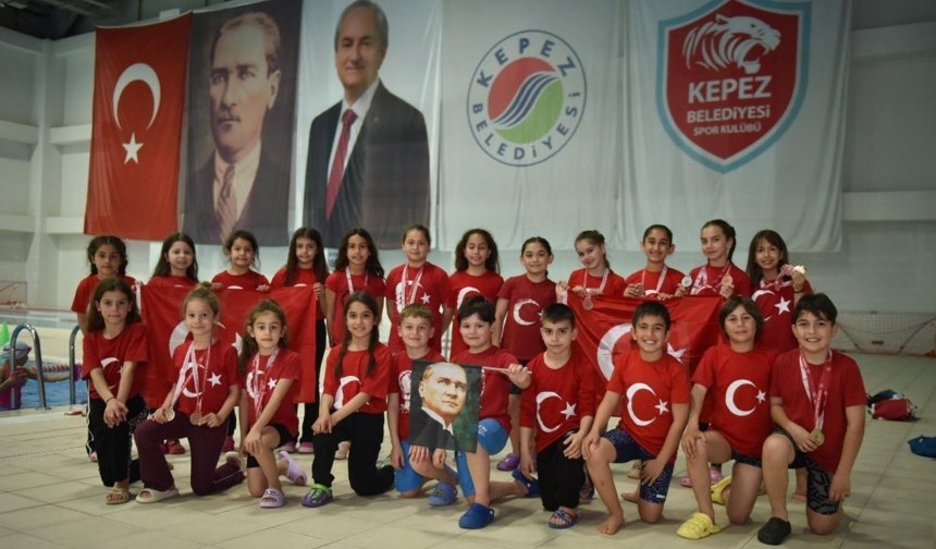 Kepezspor’un minik yüzücülerinden büyük başarı