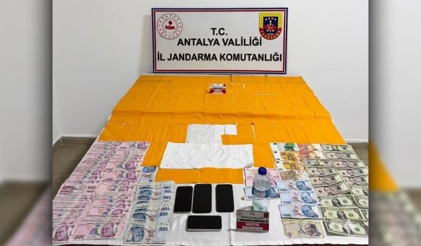 Antalya'da uyuşturucu operasyonu: 2 kişi gözaltında
