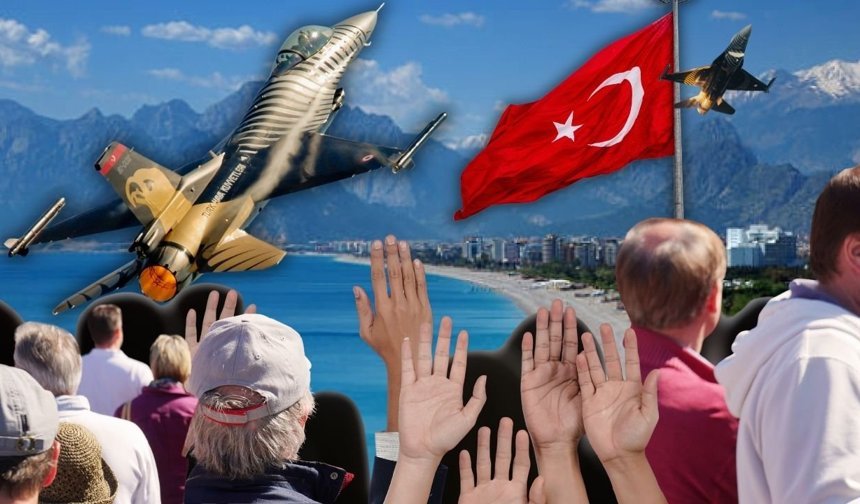 SOLOTÜRK Antalya semalarında süzüldü