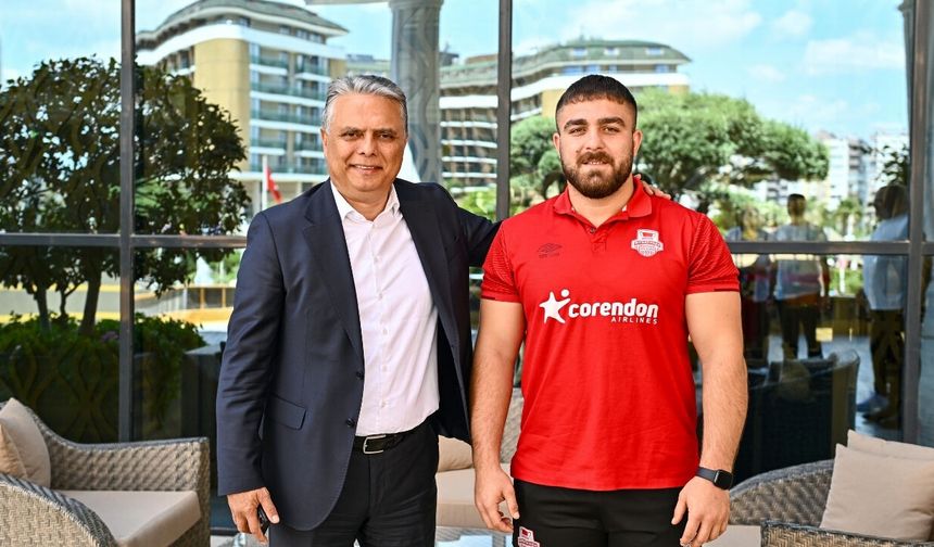 Antalya'da Başkan Uysal'dan sporculara ziyaret!