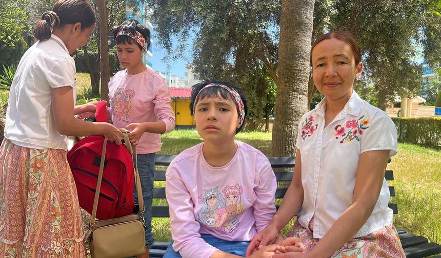 Antalya'da 2,5 yaşında konuşmayı bıraktı: Kızı için yardım bekliyor
