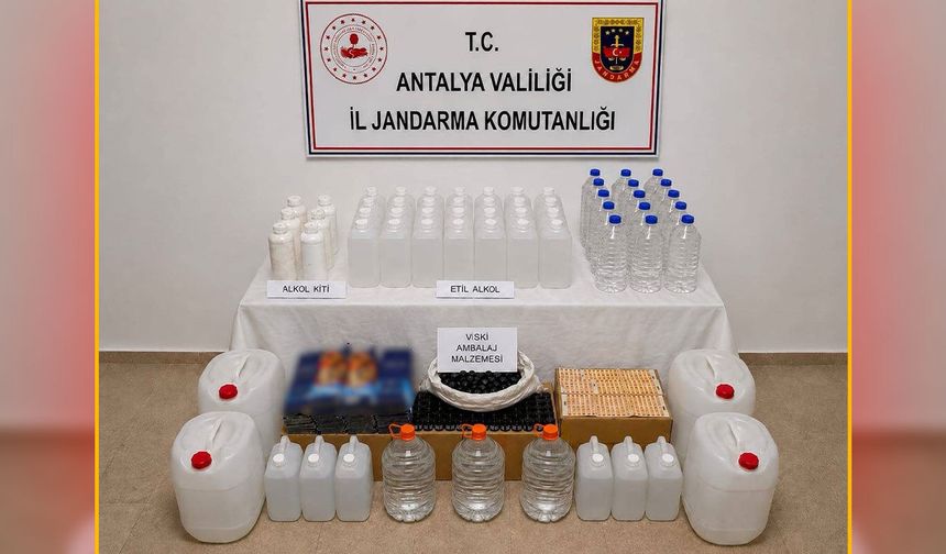 Antalya'da baskın: Litrelerce etil alkol ele geçirildi!
