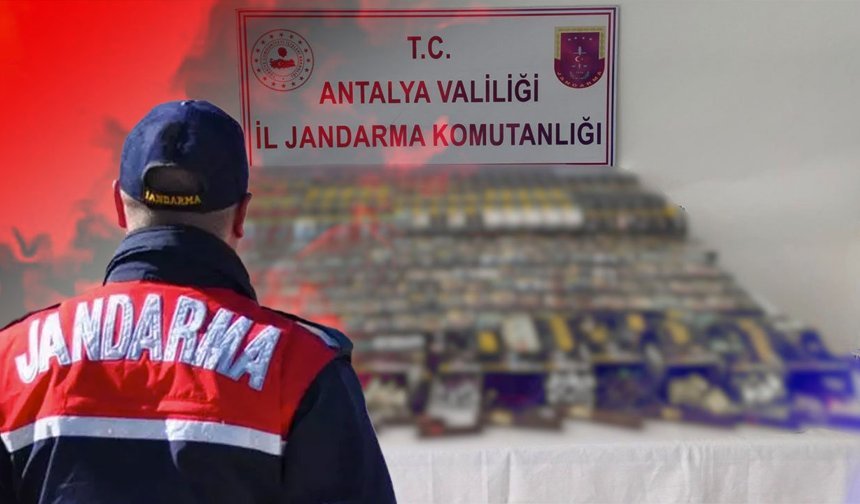 Antalya'da kaçak sigara operasyonu: Binlerce paket ele geçirildi