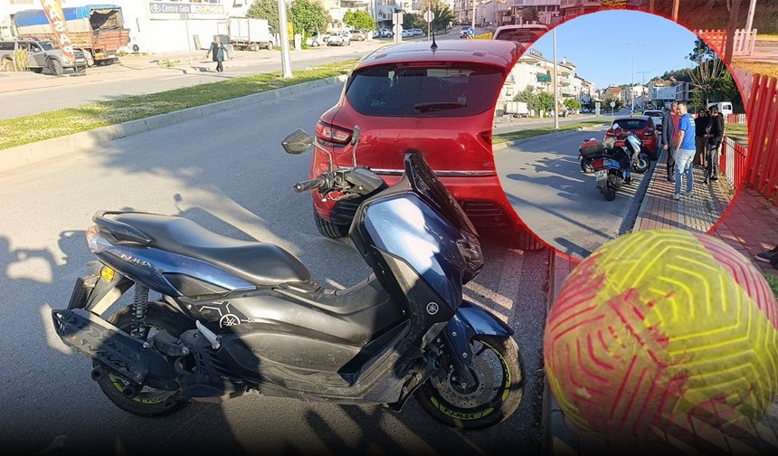 Antalya'da futbol topu kazaya yol açtı: Motosiklet sürücüsü yaralandı