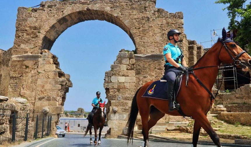Antalya'da Atlı Birlikler göreve başladı
