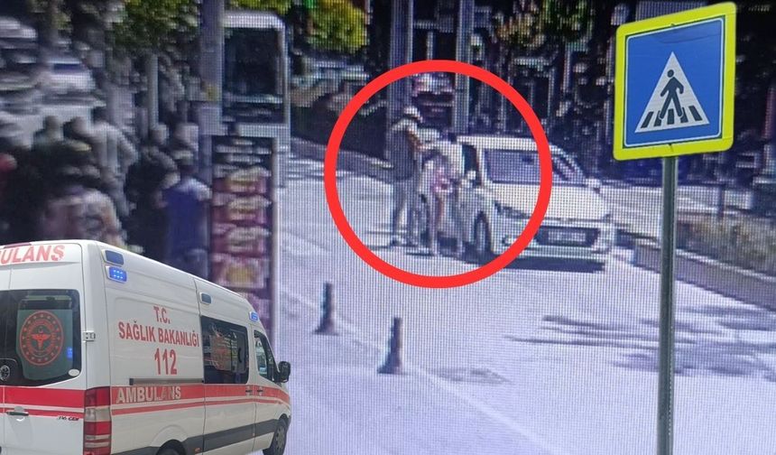 Antalya'da nezaket faciayla bitti! Minibüs yol verdi, otomobil ezdi
