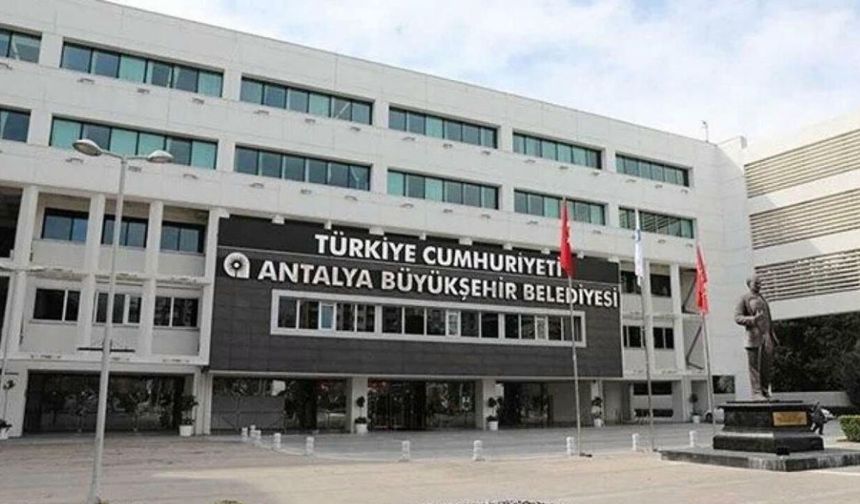 Antalya'da rüşvet soruşturmasında 2 tutuklama!