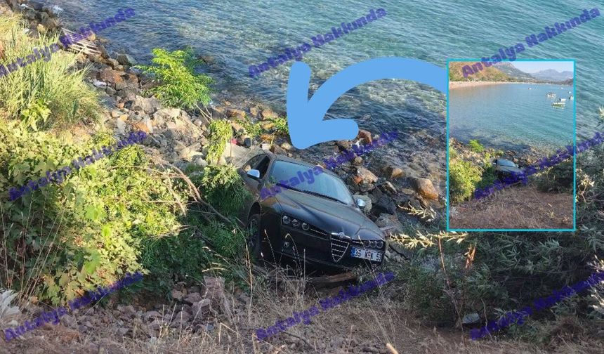 Antalya'da şarampole uçan araç denize sıfır durdu!
