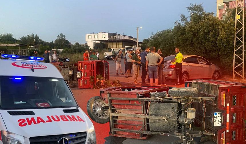 Antalya'da feci kaza: Aynı aileden 4 kişi yaralandı