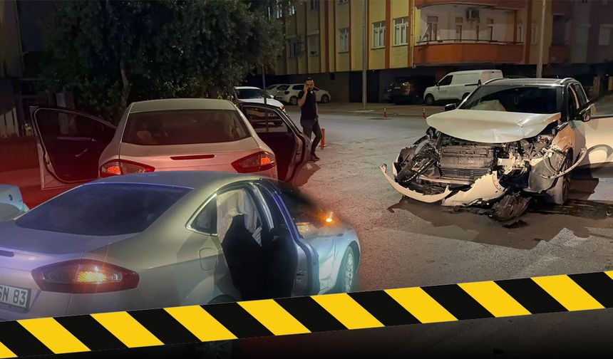 Antalya'da iki otomobil çarpıştı: 4 kişi yaralandı