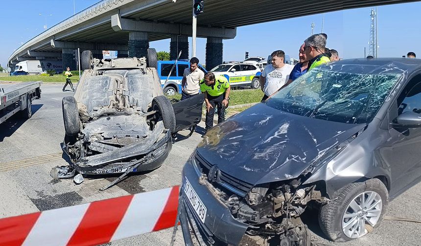 Antalya’da devrilen otomobilin sürücüsü kazayı ucuz atlattı!