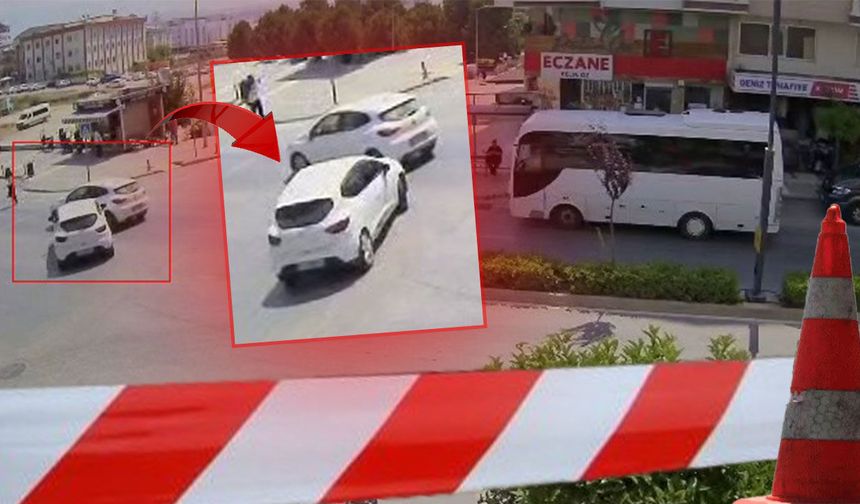 Antalya'da kavşakta kaza: Çarpışma anı kamerada