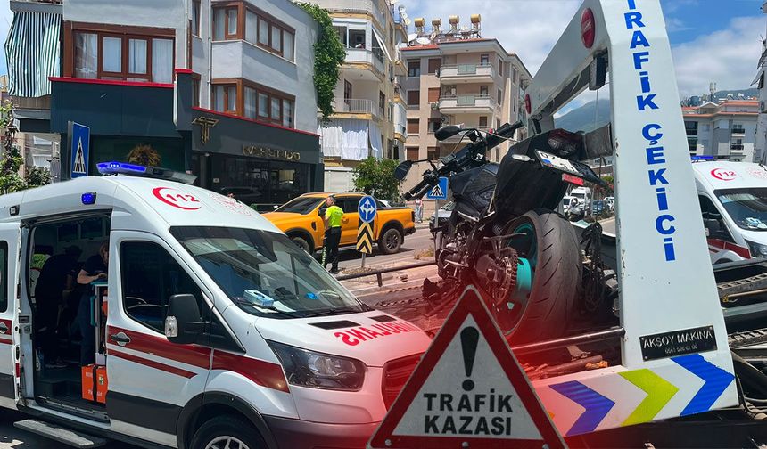 Antalya'da korkutan kaza: Motosiklet sürücüsü yaralandı