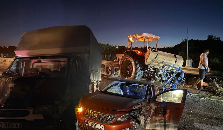 Antalya'da 3 araçlı zincirleme kaza: 1 kişi yaralandı