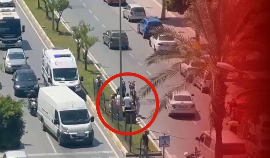 Antalya'da park manevrası yapan otomobile motosiklet çarptı