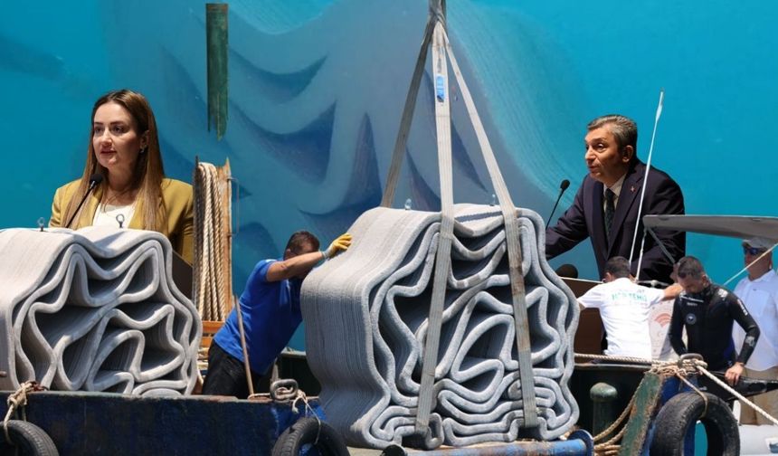 Antalya'da Akdeniz için tarihi adım! 3D yapay resifler denizde