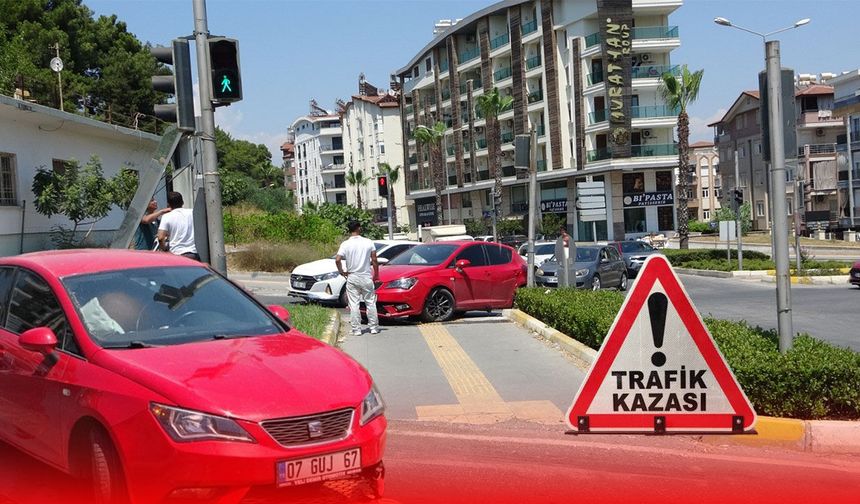 Antalya'da direksiyon hakimiyetini kaybetti: 2 kişi yaralandı